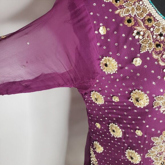 DESI SUIT Large  - DRESS - Pakistani Suit - Worn once - Picture 4 of 11